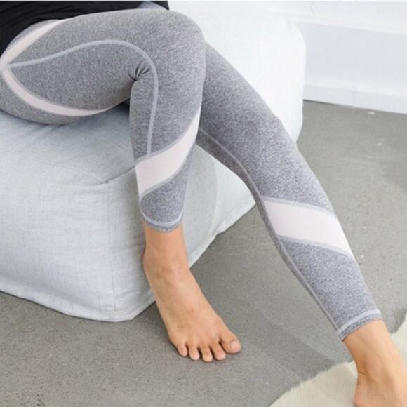 Aerie Chill Play Move High Waisted Mesh Leggings Size Medium - Picture 5 of 16